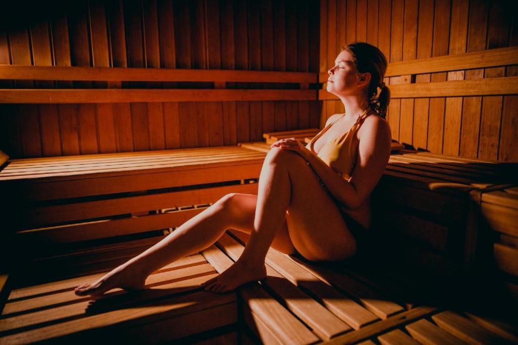 App Harmonie Mit Hallenbad Und Sauna By Monicare Apartment Seefeld in Tirol Bagian luar foto