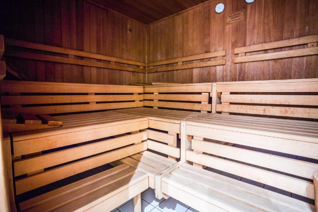 App Harmonie Mit Hallenbad Und Sauna By Monicare Apartment Seefeld in Tirol Bagian luar foto